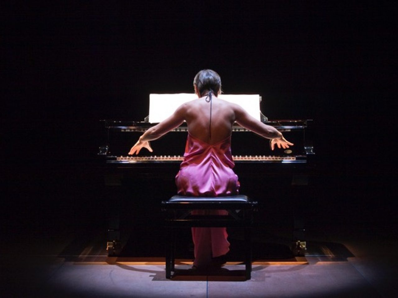 Tomoko Mukaiyama (Klavier)